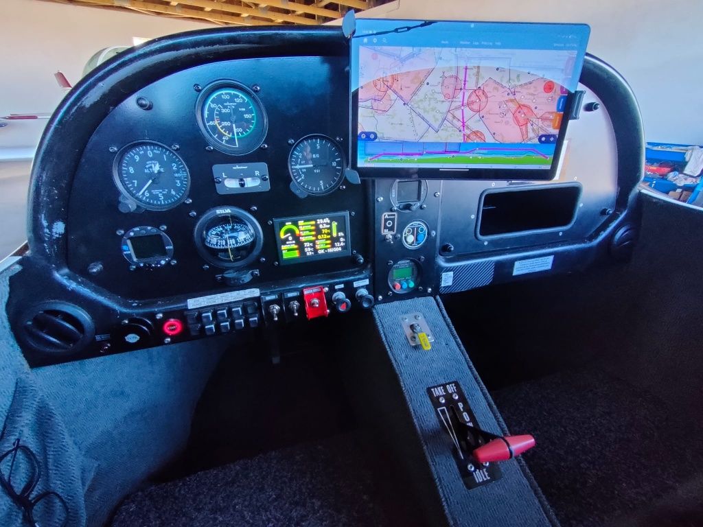 Літак Zephyr 2000