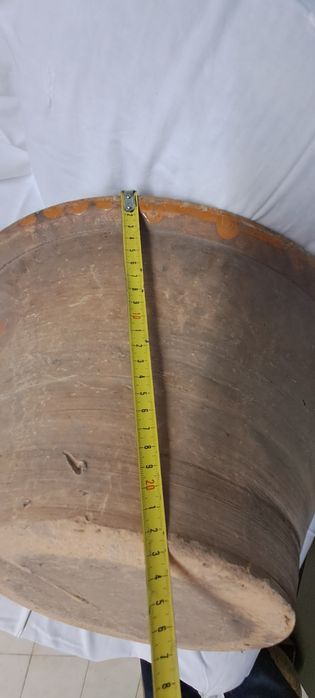 Alguidar antigo, rústico em barro.
Diâmetro 42 cm