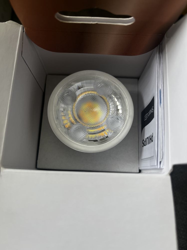Żarówka Philips smart LED