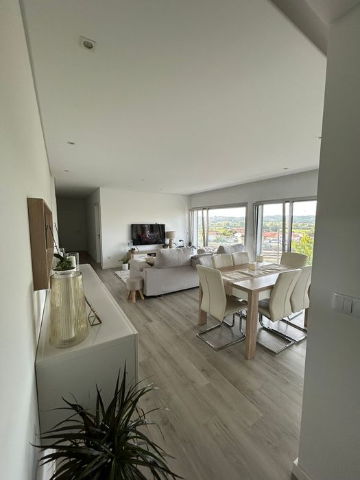 Apartamento T2 com vista desafogada