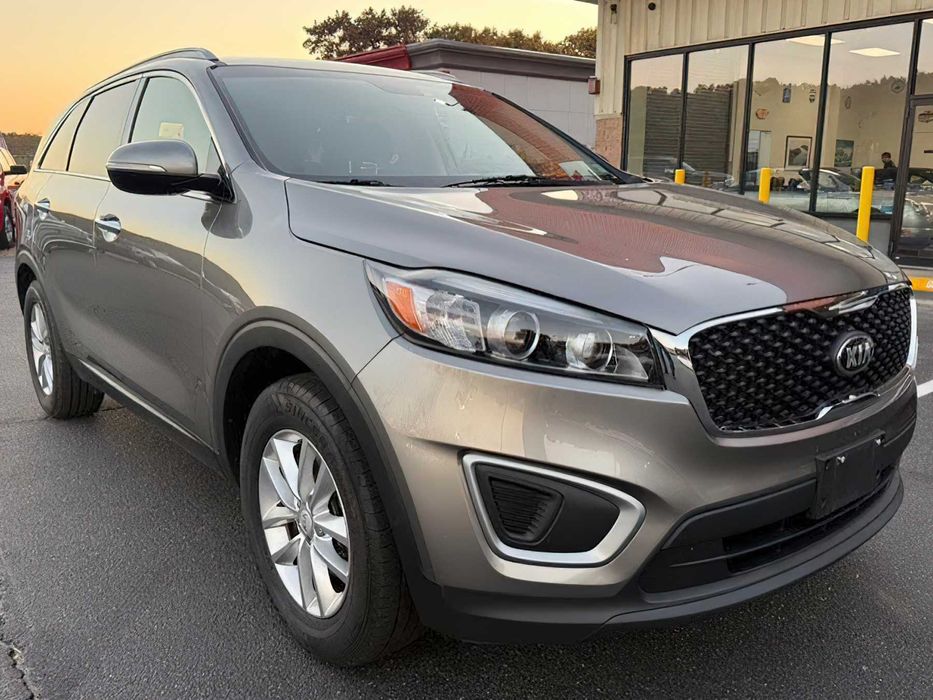 Kia Sorento LX      2018