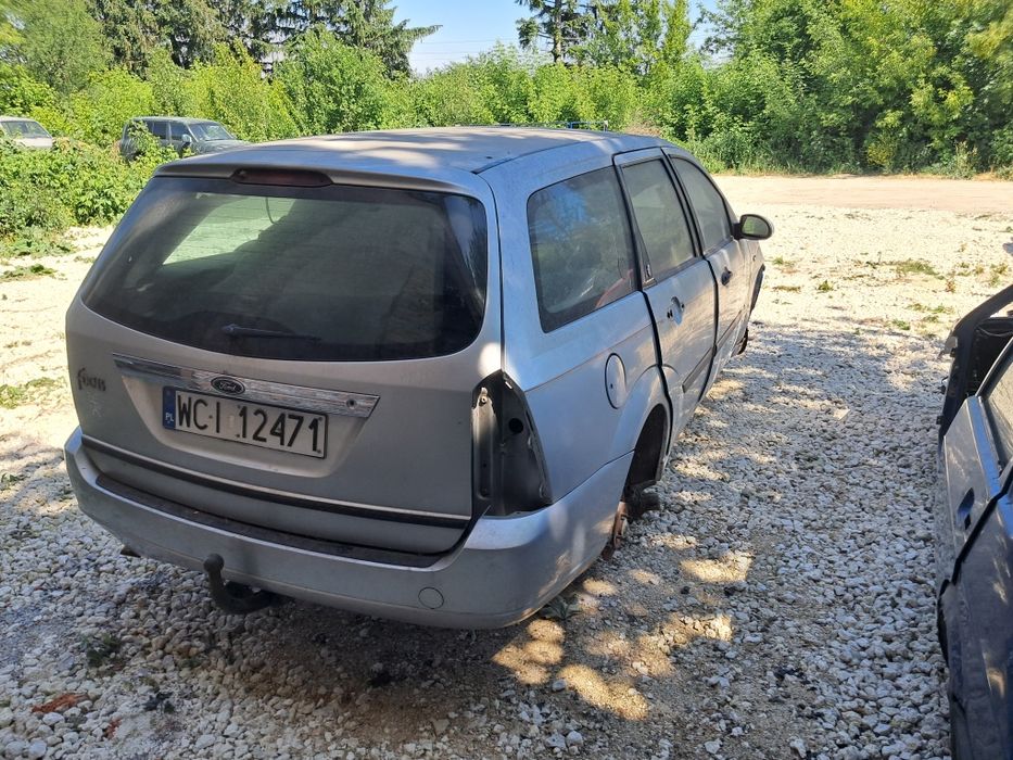 Двері,підрамник,салон,стойка бампер,зеркало цапфазапчастини форд фокус