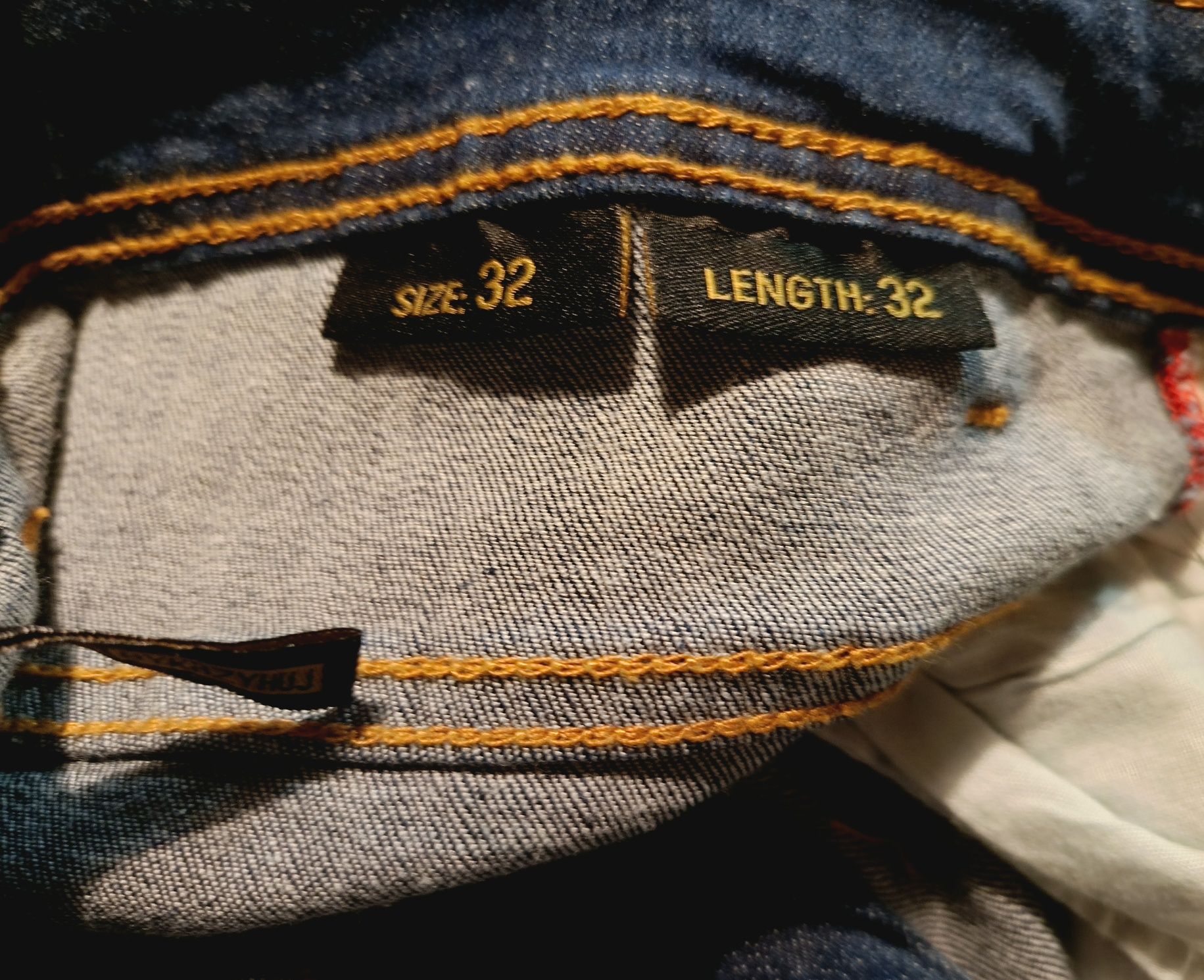Nowe spodnie jeansowe Cropp - skinny fit - materiał rozciągliwy.

Wymi