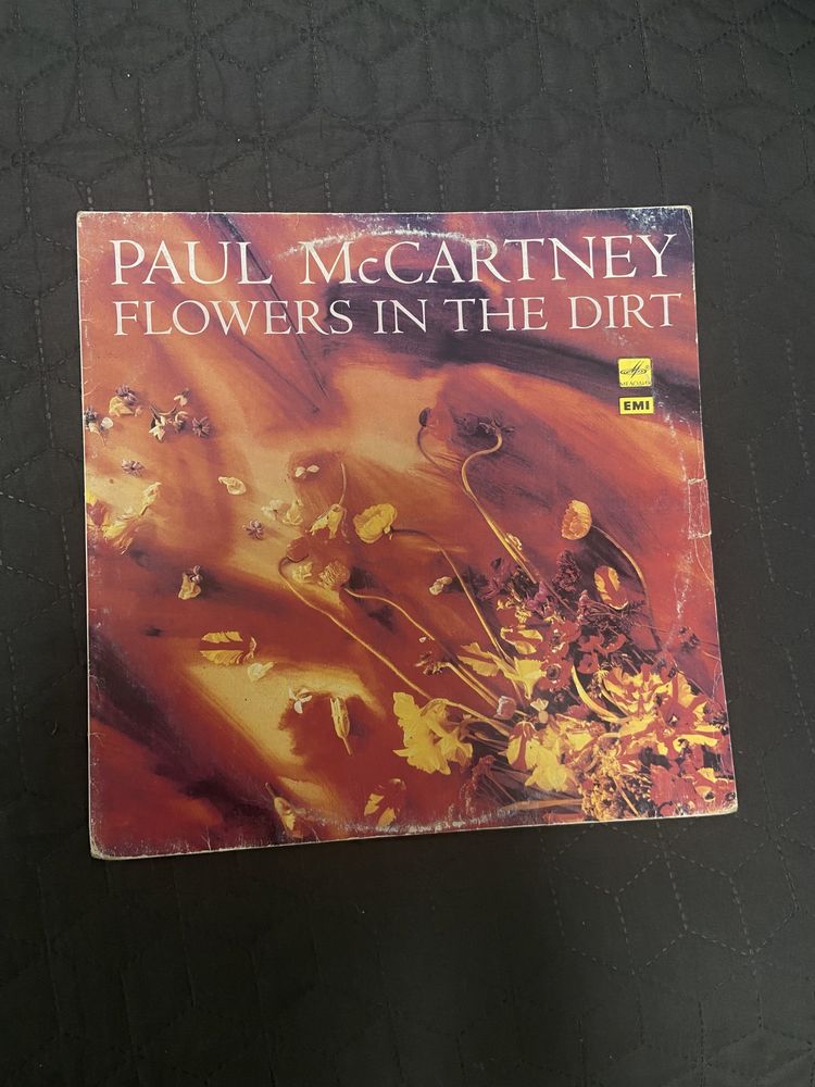 Вінілова платівка Paul McCartney “Flowers in the dirt”