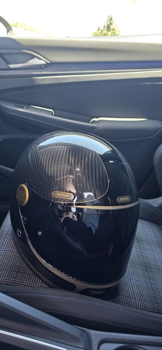 Capacete 100% carbono 2 viseiras