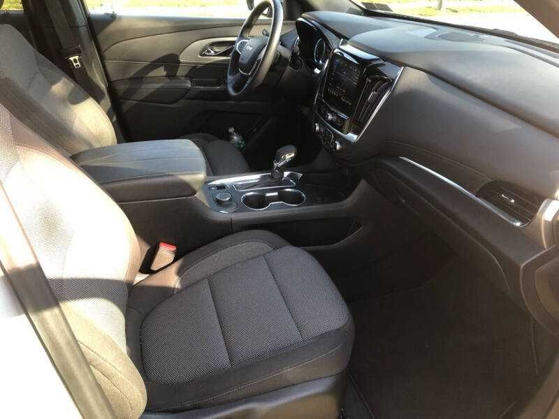 2022 Chevrolet Traverse LT Cloth