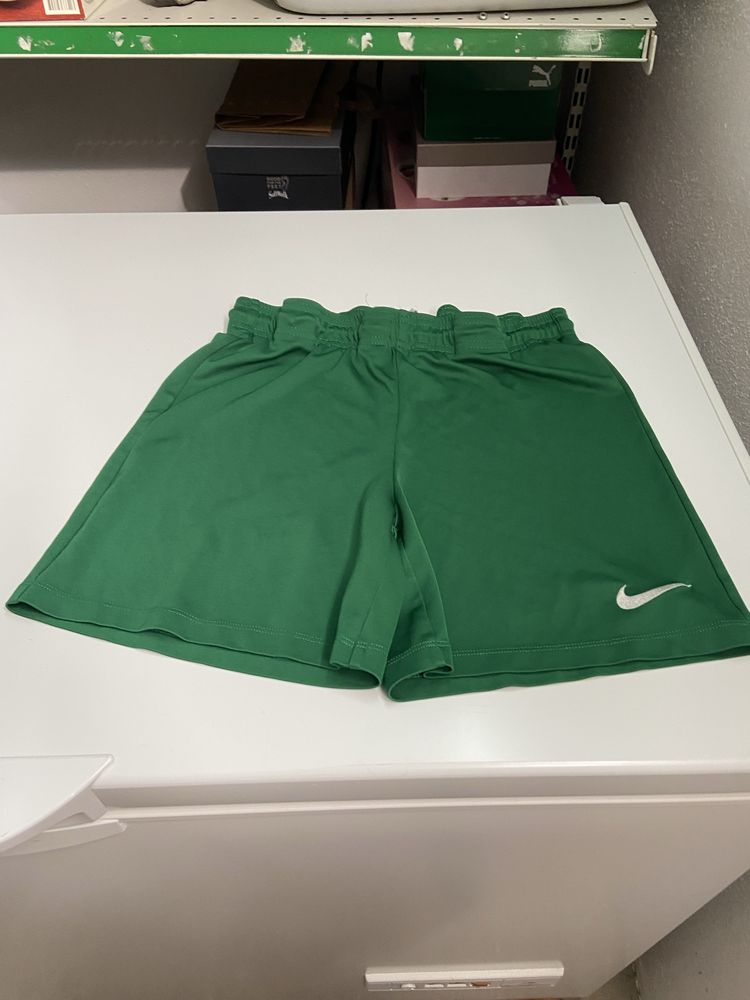 Calcoes da nike cor verde