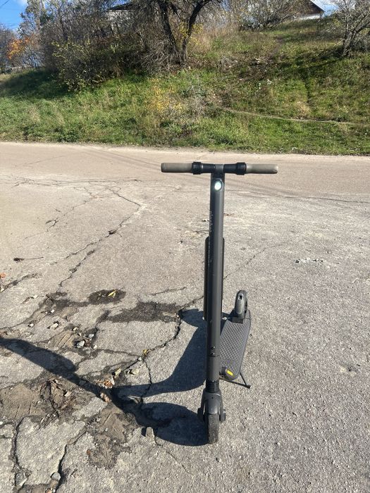 Електросамокат ninebot es