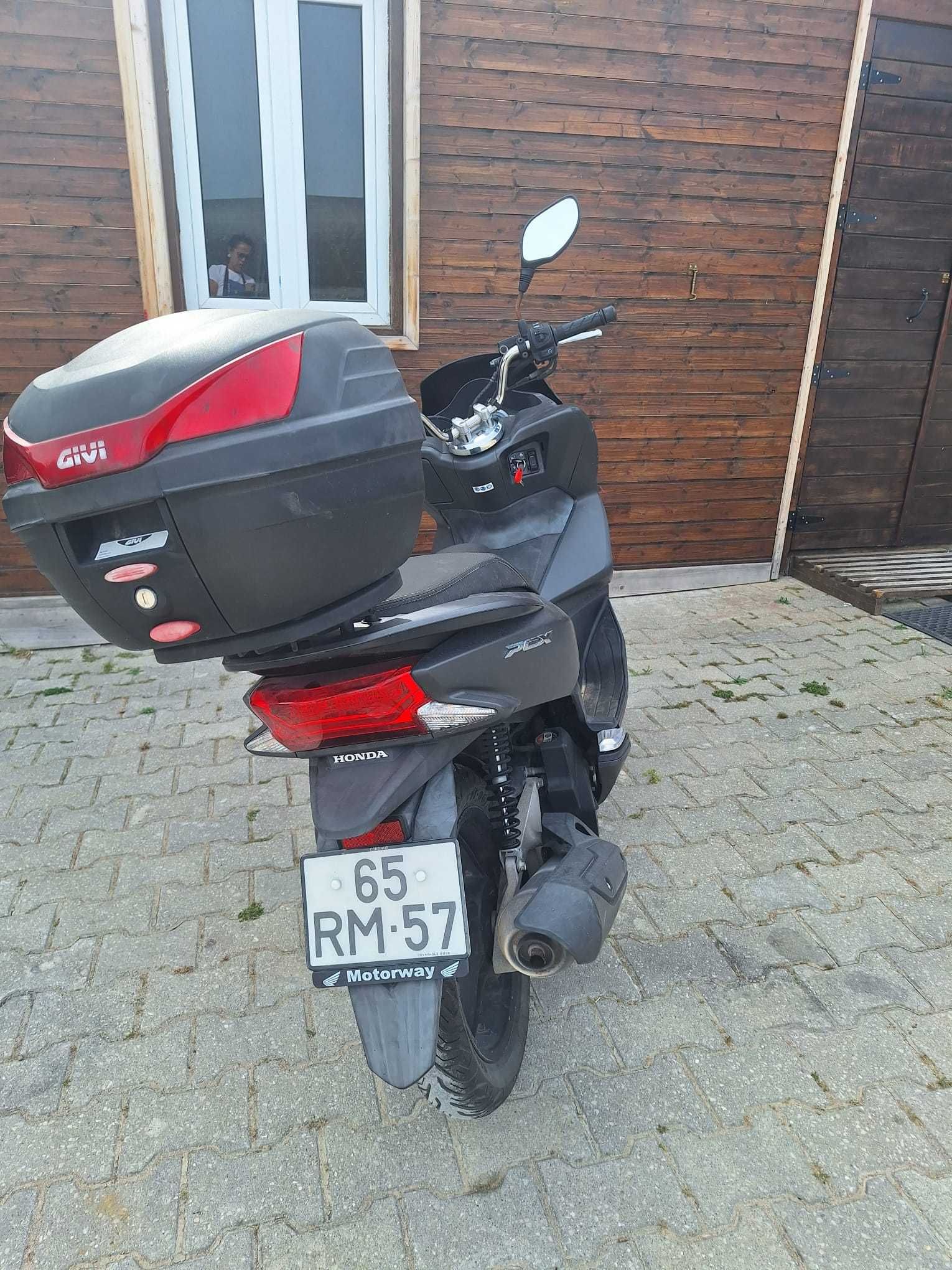 Honda PCX125 (ótimo estado)