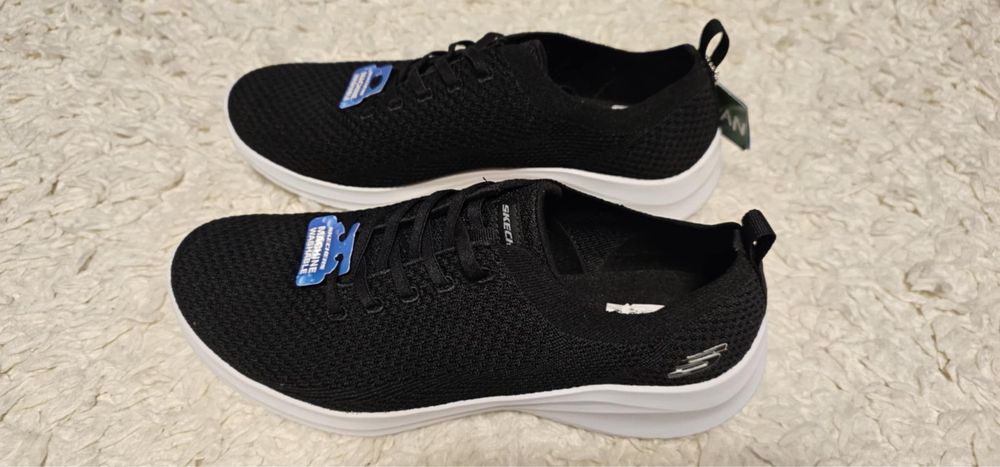 Skechers memory foam roz. 42 czarne nowe