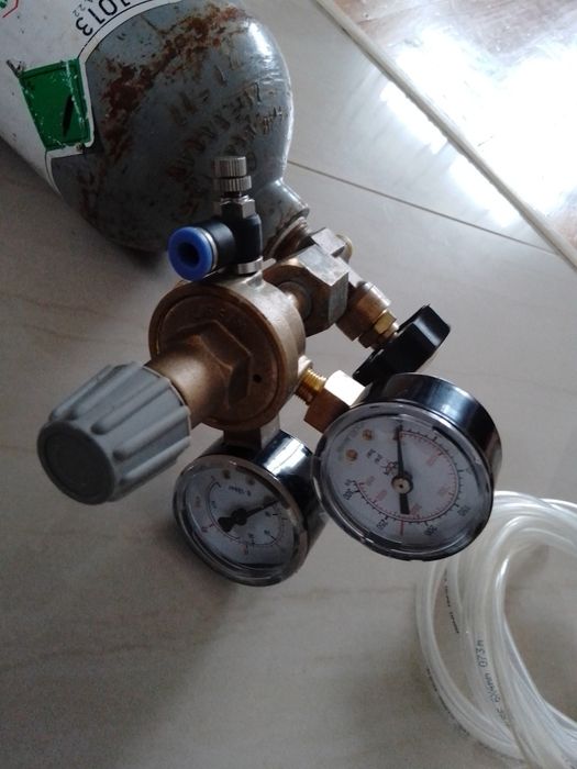 Butla CO2 z zegarami