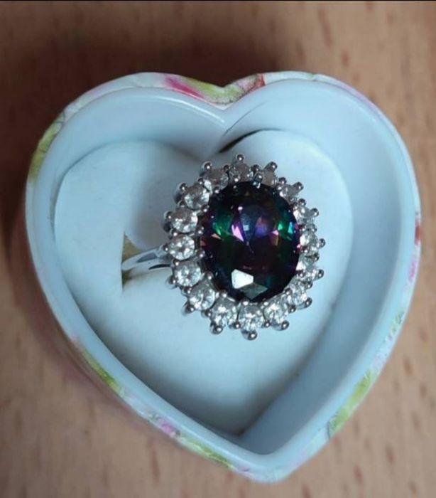 Pierścionek ze srebra rodowanego, kamień mistic i