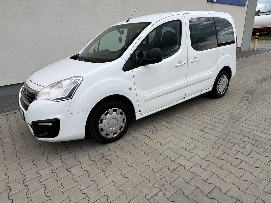 Zamiana. Peugeot  Partner . rodzinne Auto. Klima. Citroen Berlingo.