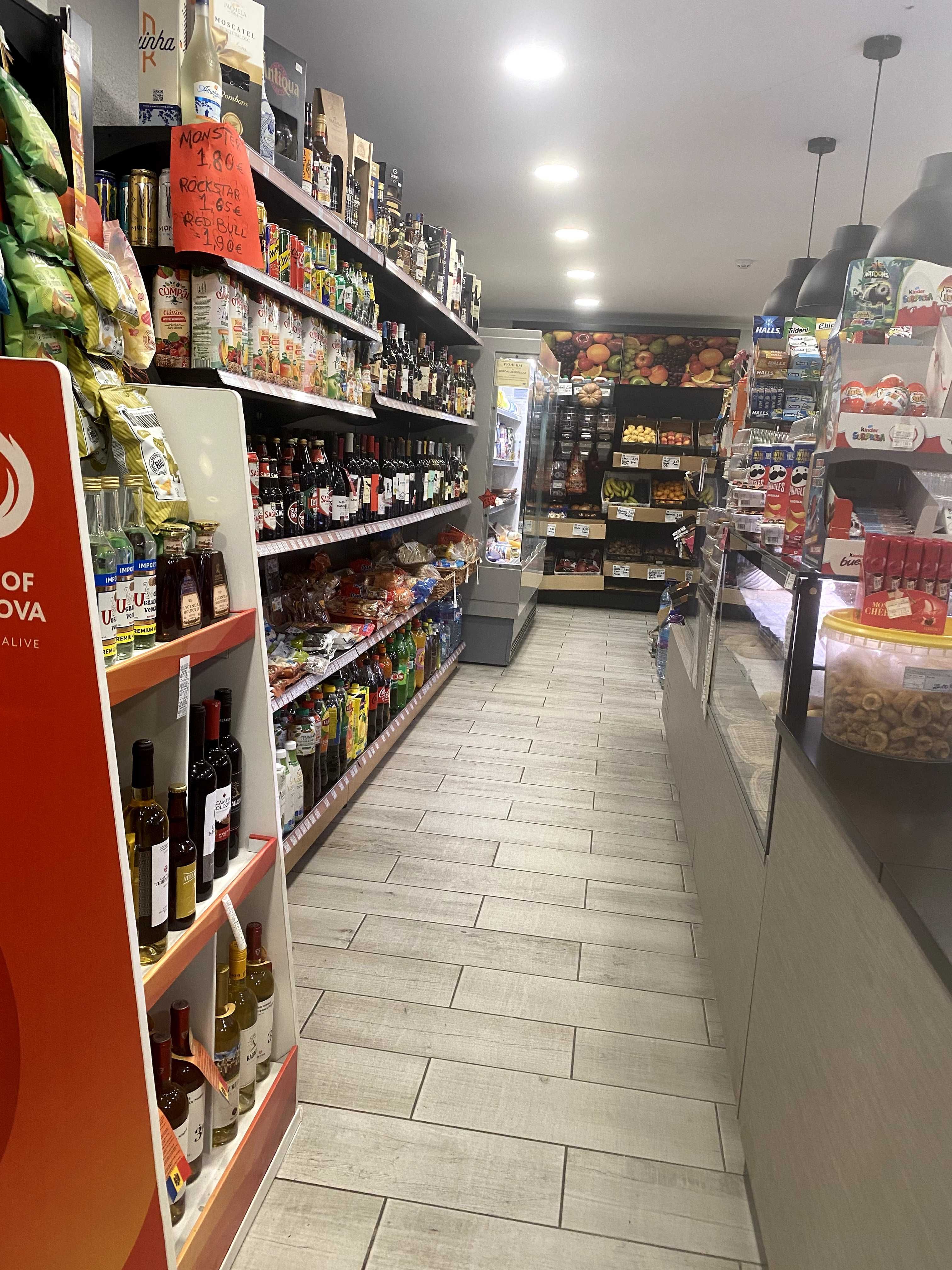Mercearia na rua Ferreira de Castro lote 181, Pinhal Novo