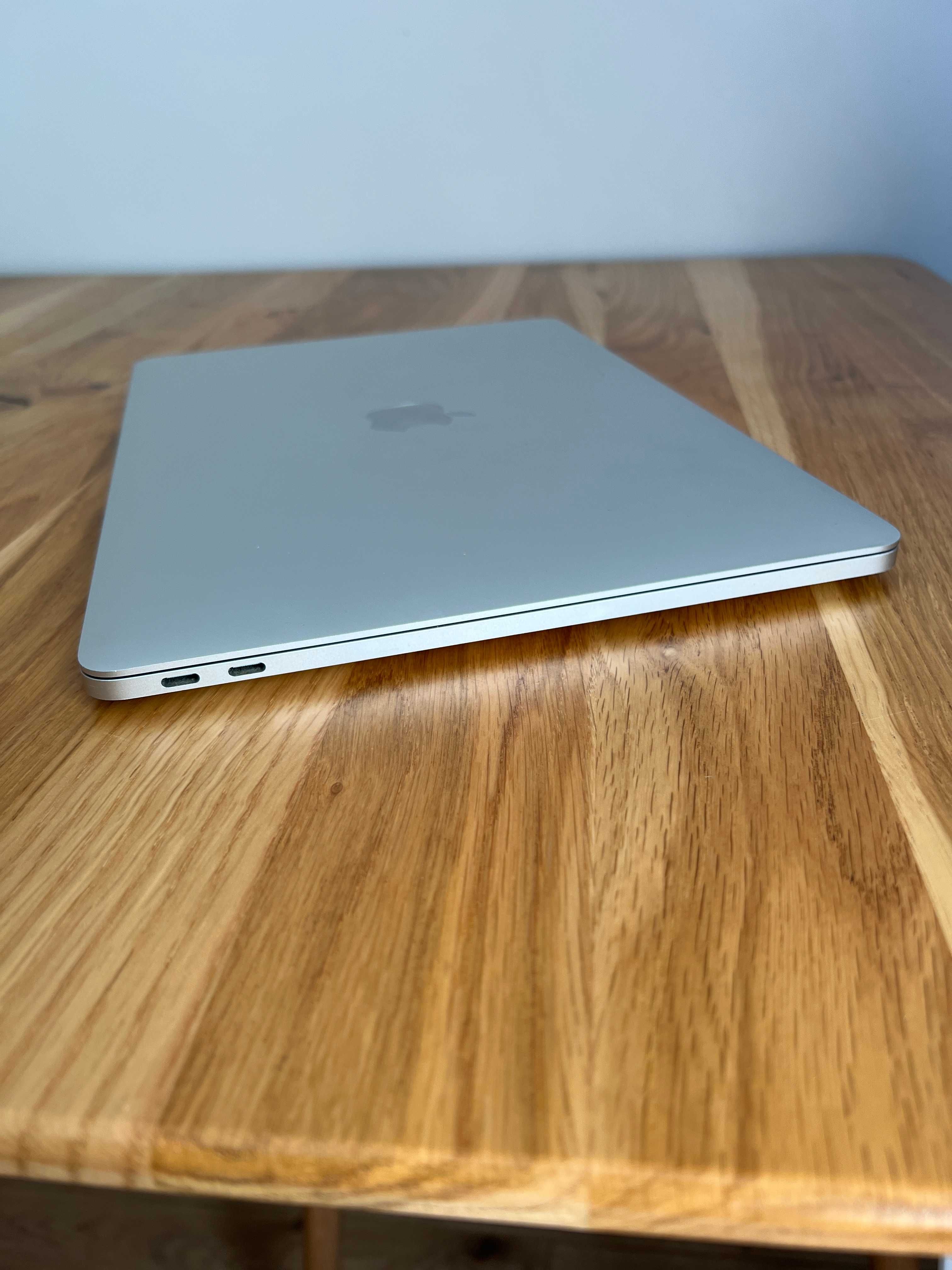 Macbook Pro 13 2017 256Gb