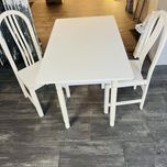 Mesa cozinha + 2 cadeiras