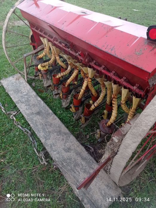 Сівалка кінна  на  15 лійок.