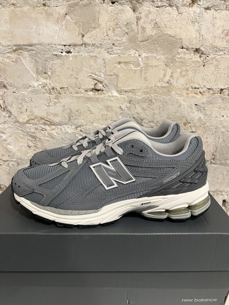 Кроссовки New Balance 1906 R серые оригинал новые