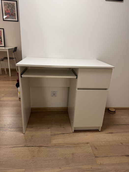 Nowe biurko białe, zgrabne, 90 x 50 cm