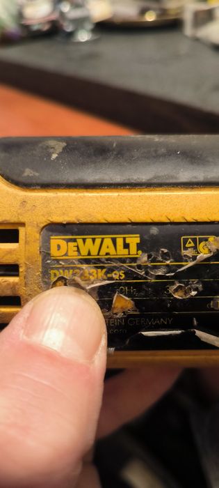Wyrzynarka DeWalt DW333K