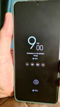Samsung s20 ultra como novo. Com varias capas. Ecrã impecável.