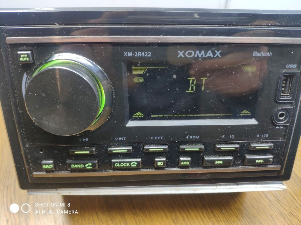 XOMAX XM-2R422 USB-магнитола с системой громкой связи Bluetooth