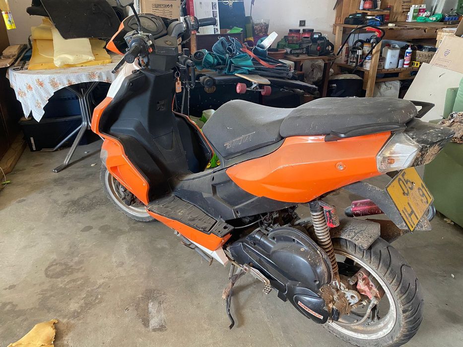 Mota 50 cc matrícula Amarela