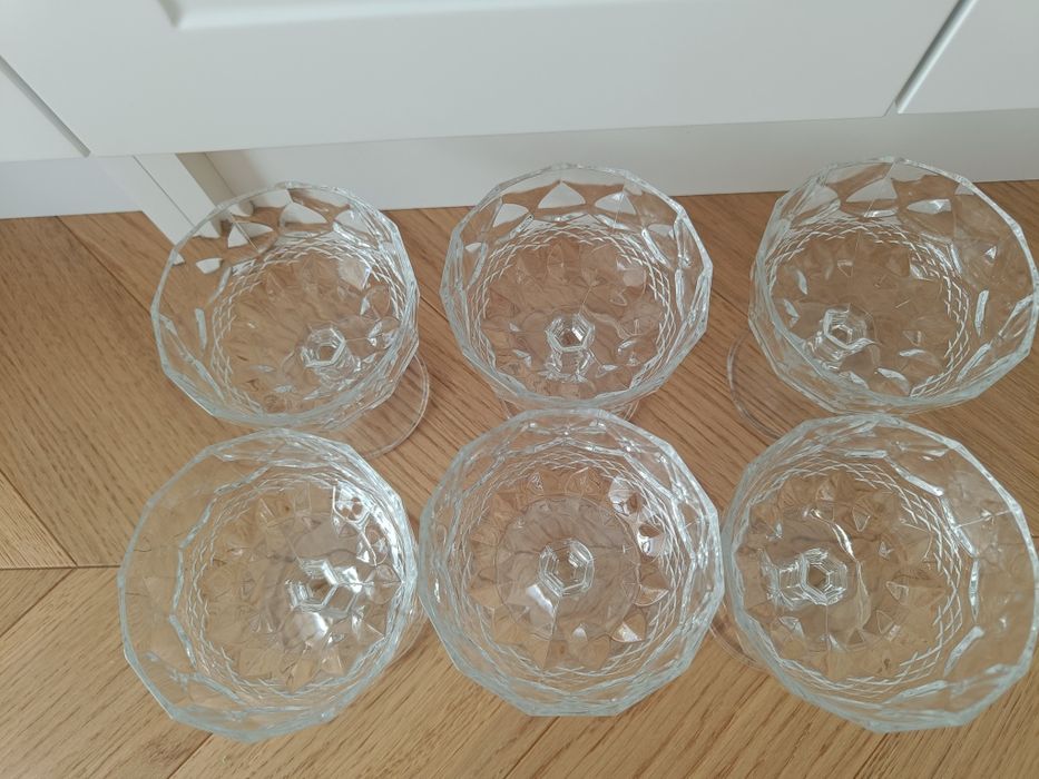 Zestaw 6 kieliszków do szampana