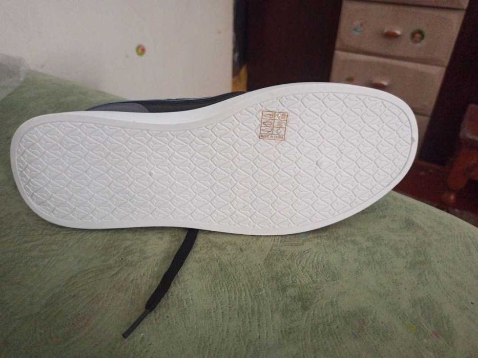 Чоловічі кросівки Нові, 44 розміру, літні.