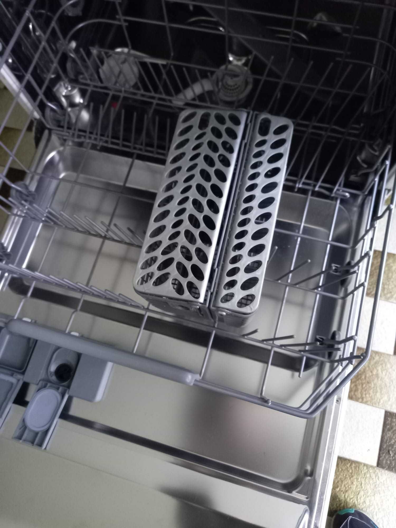 Máquina de lavar loiça Electrolux