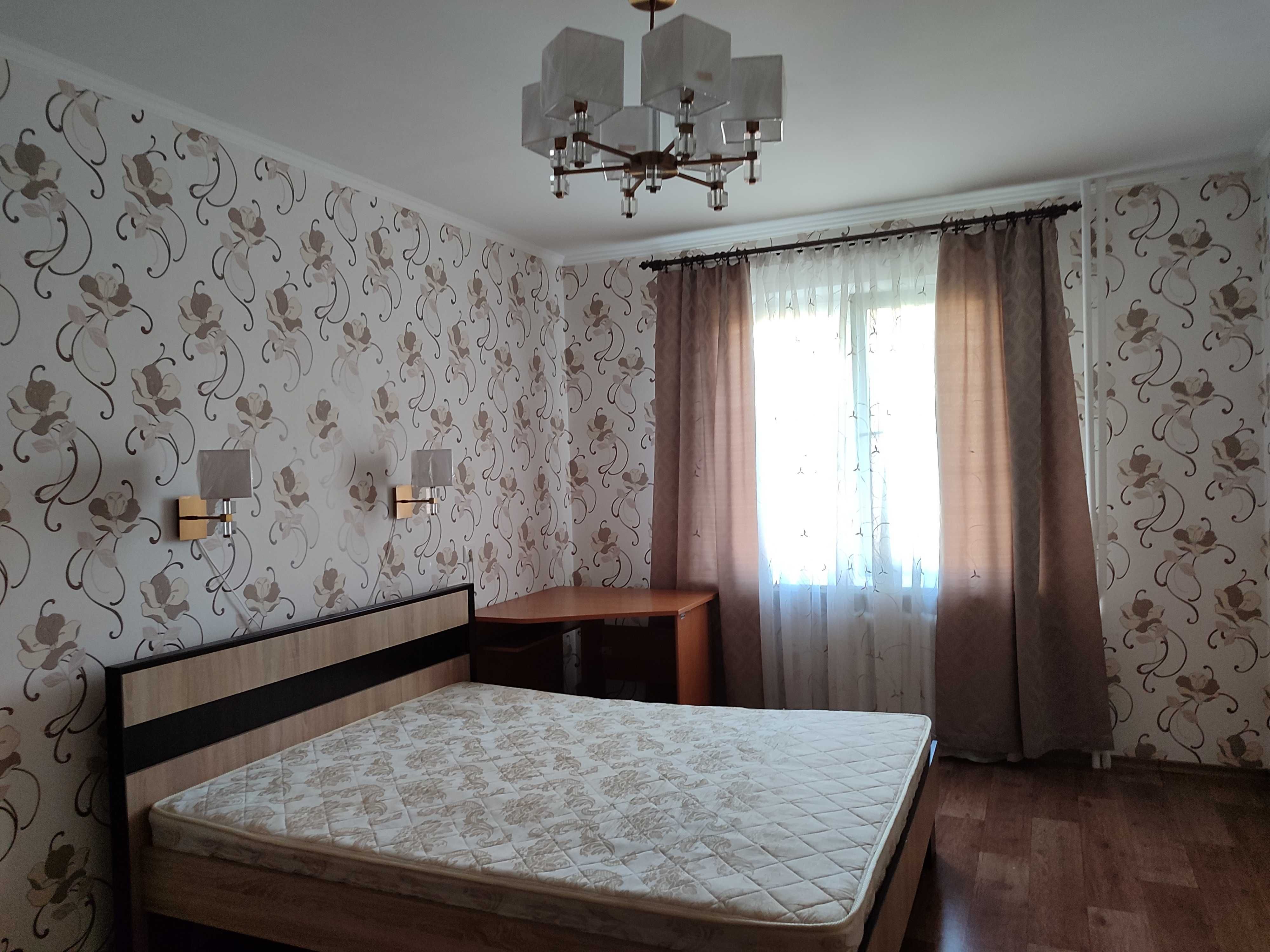Оренда 2к.кв, вул. Григорія Ващенко 3, метро Осокорки