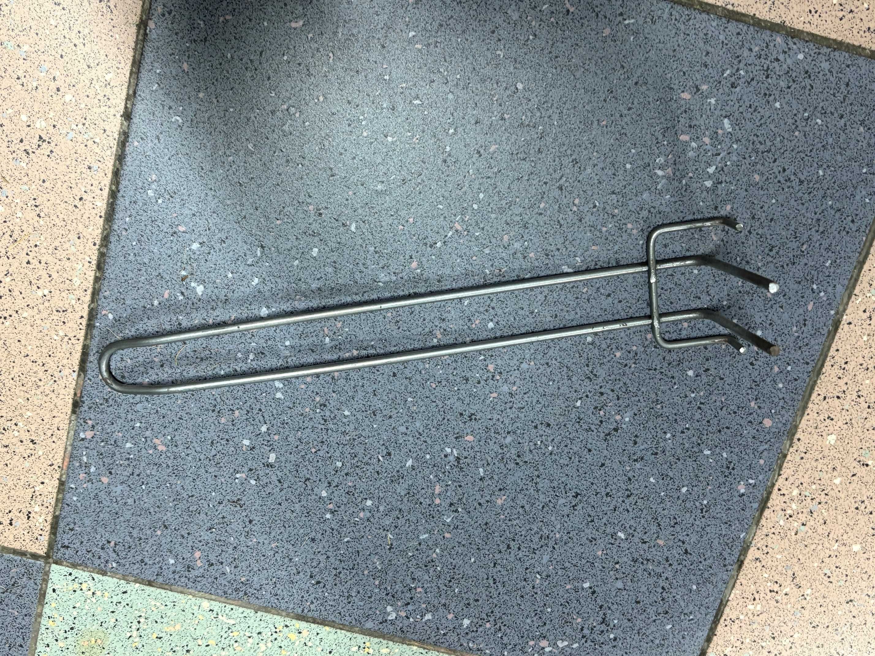 Haki metalowe sklepowe 26,5 cm – 271 sztuk – na kratę / kratownicę