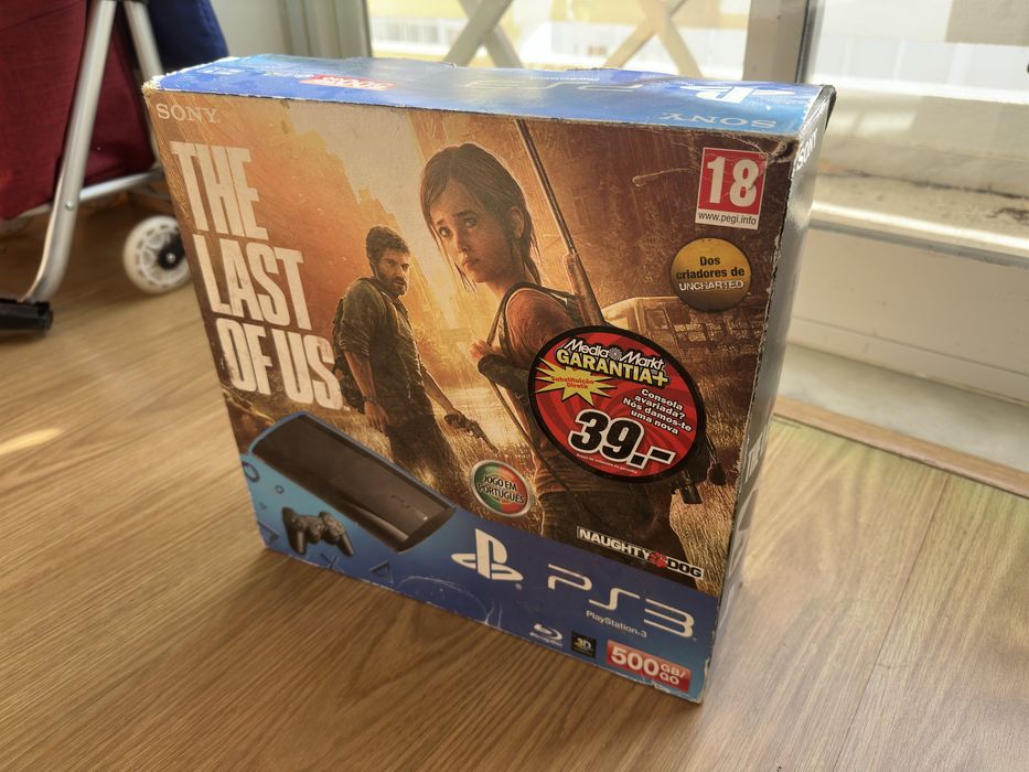 ps3 super slim - caixa the last of us com os manuais. tudo intacto