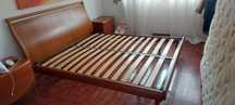 cama casal + 2 mesinhas de cabeceira