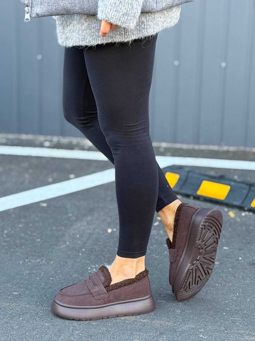 Жіночі зимові лофери замшеві (36-41) на хутрі шоколадні | Черевики