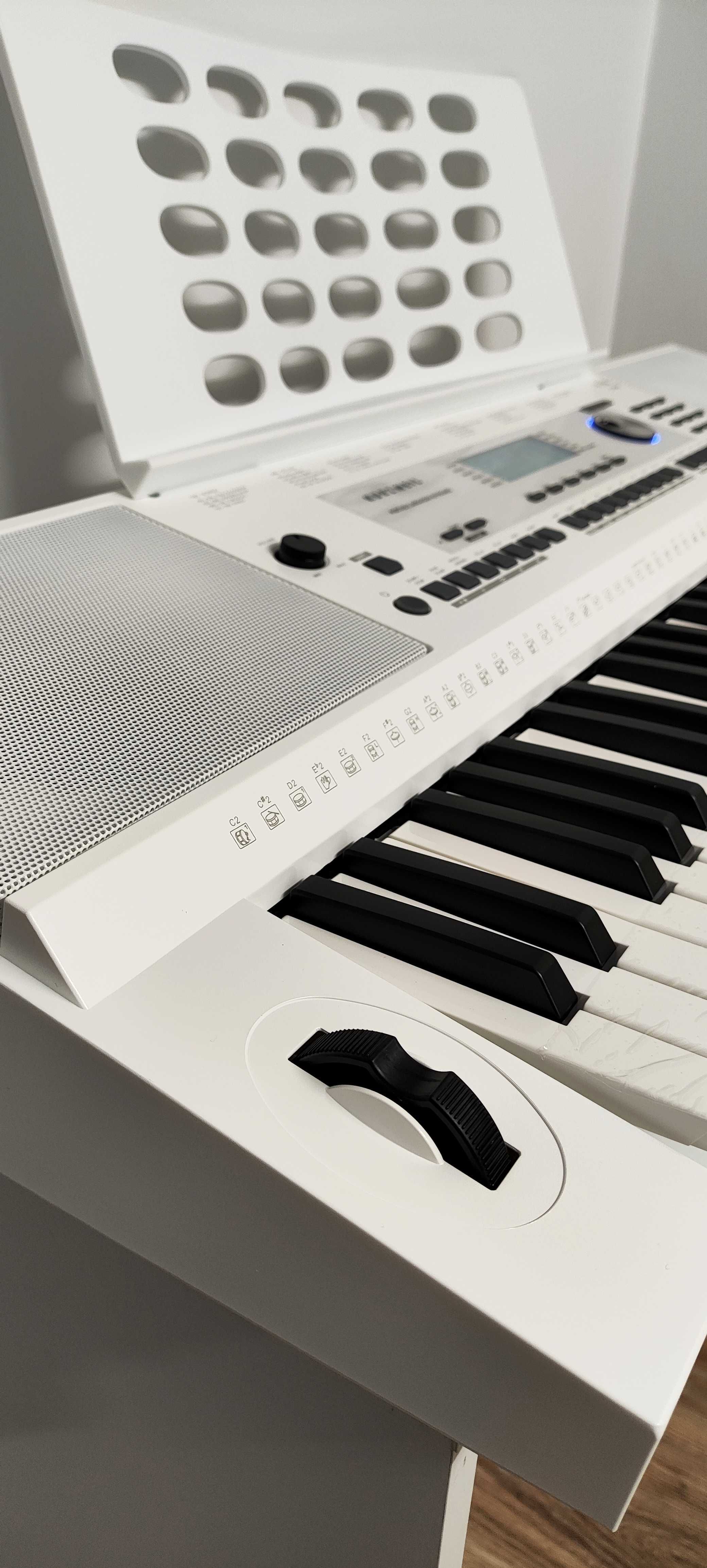 Kurzweil KP110 білий синтезатор. Вхід для мікрофону з ефектами! Підбір