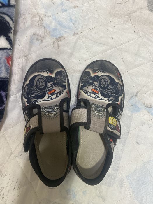 Тапки для дому чи у садок