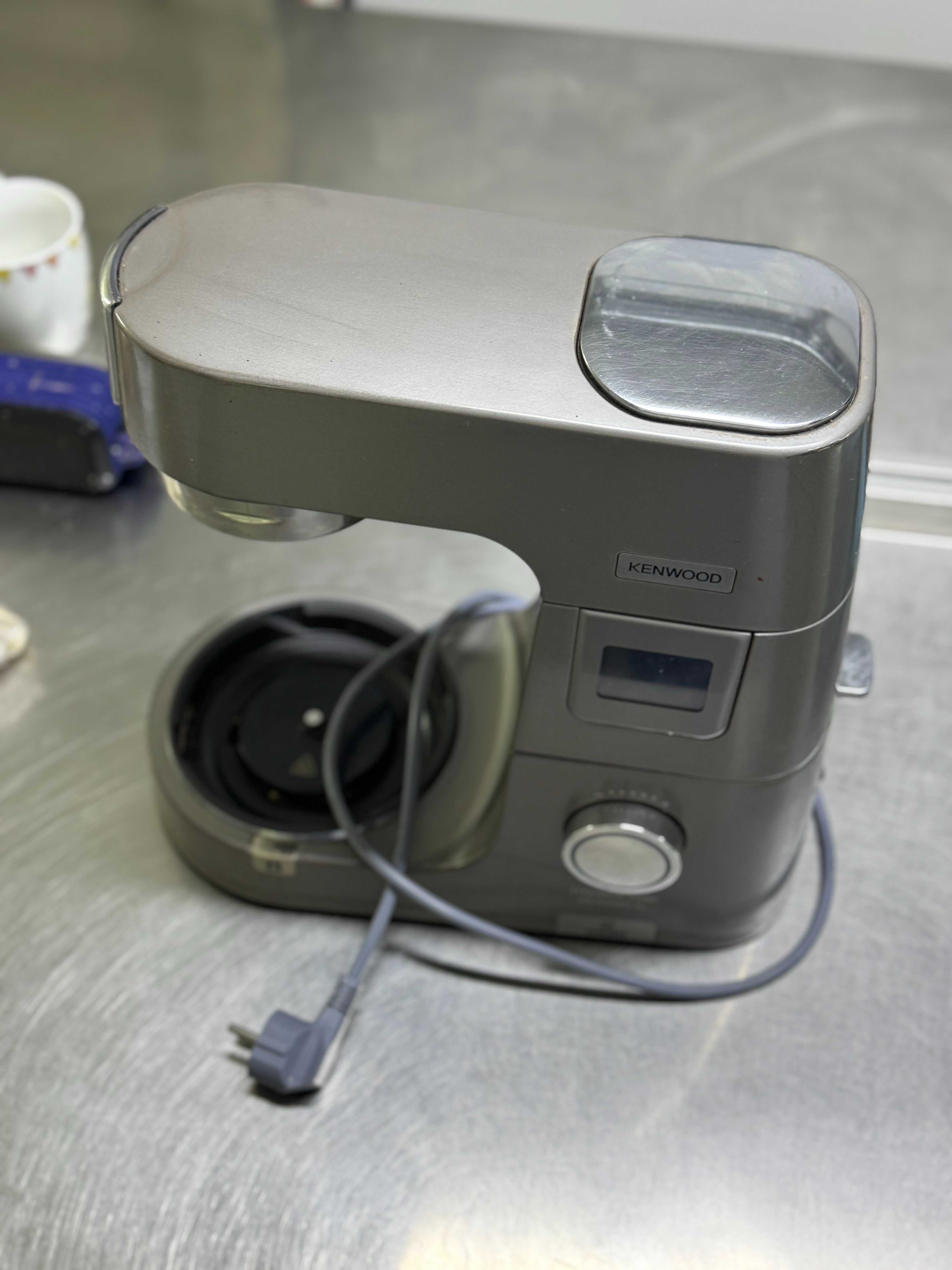Продам б/у Kenwood patissier xl
