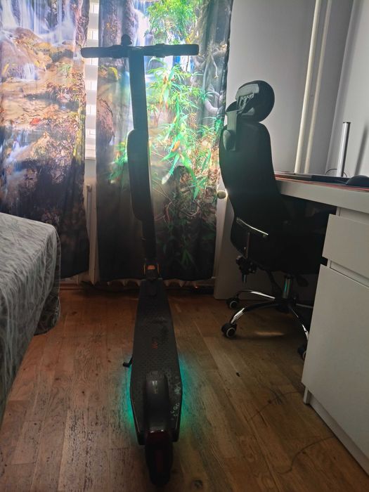 Hulajnoga elektryczna Ninebot KickScooter E