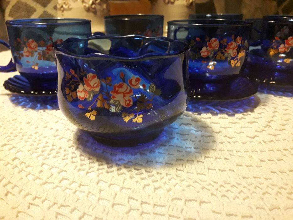 Filiżanki szklane kolor niebieski w kwiatki