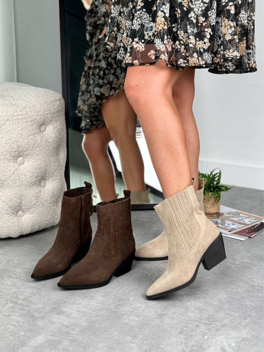 Женские замшевые ботинки казаки