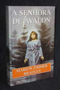 Livro A Senhora de Avalon Marion Zimmer Bradley