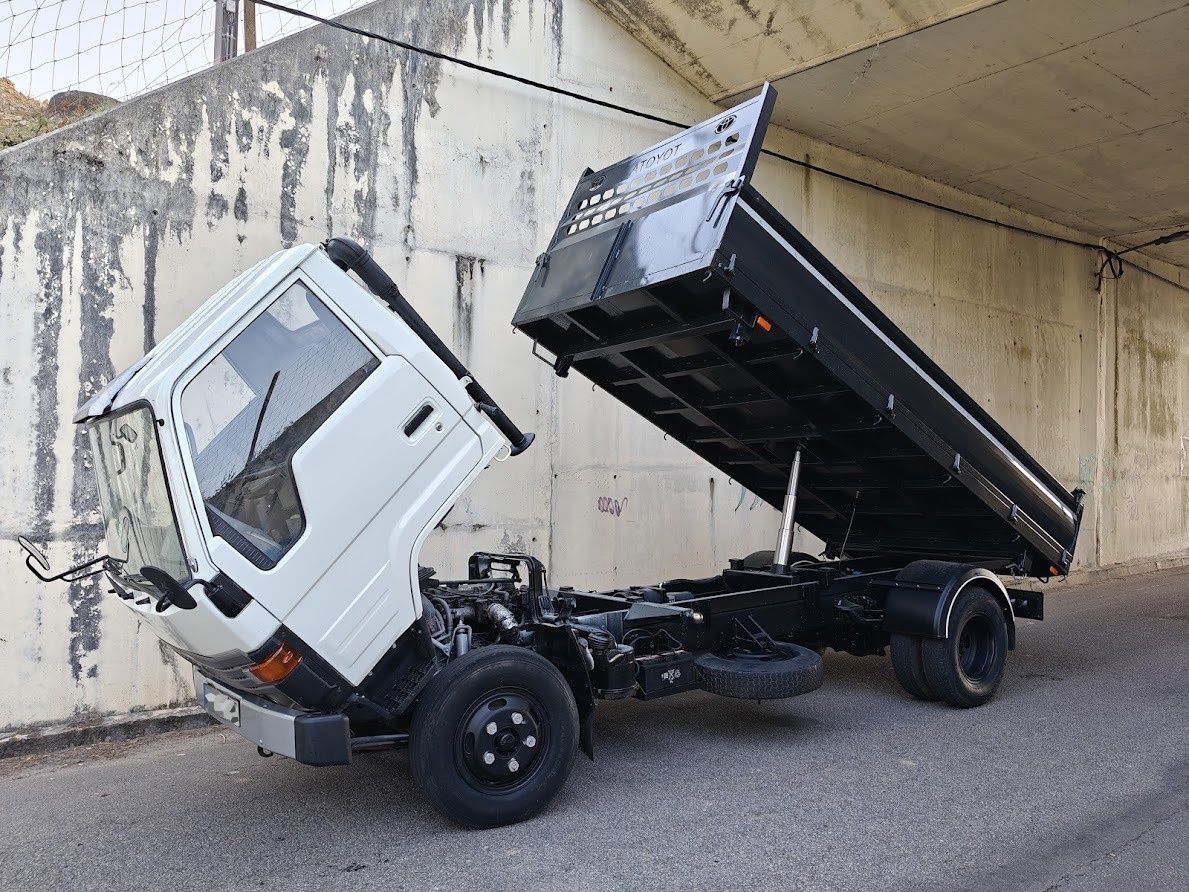 Toyota dyna 250 ligeira basculante com direção assistida