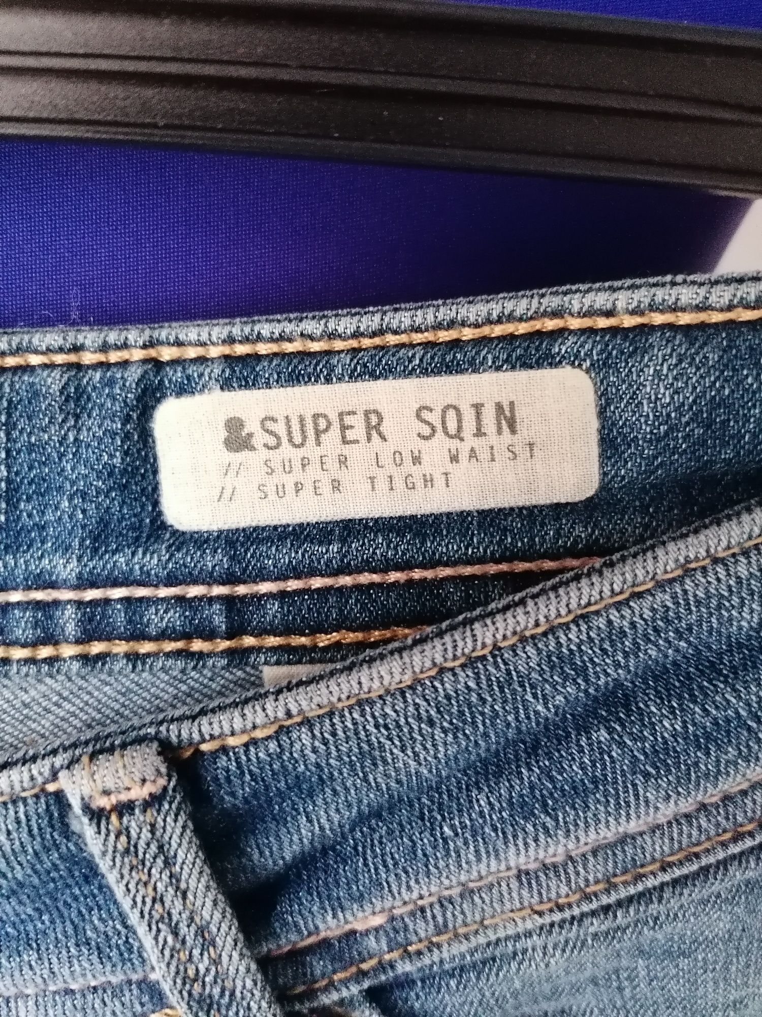 Jeansowe spodnie firmy H&M