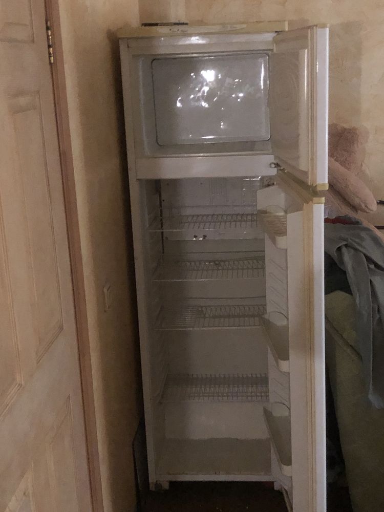 Холодильник белый б/у Nord двухкамерний