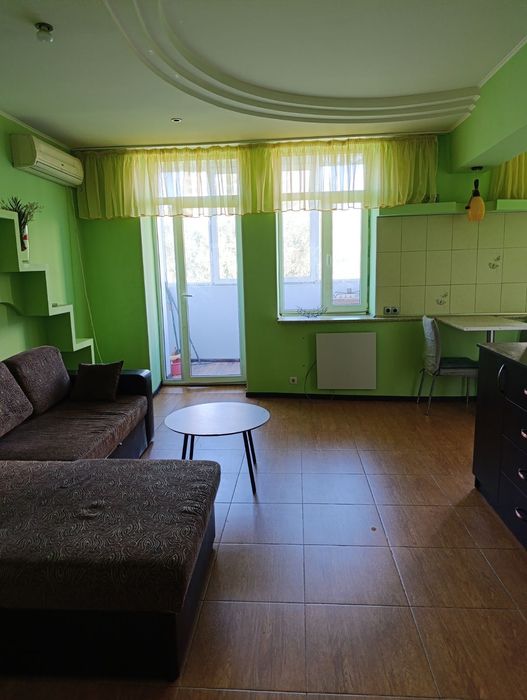 Сдам красивую 2к.кв.сталинку в центре