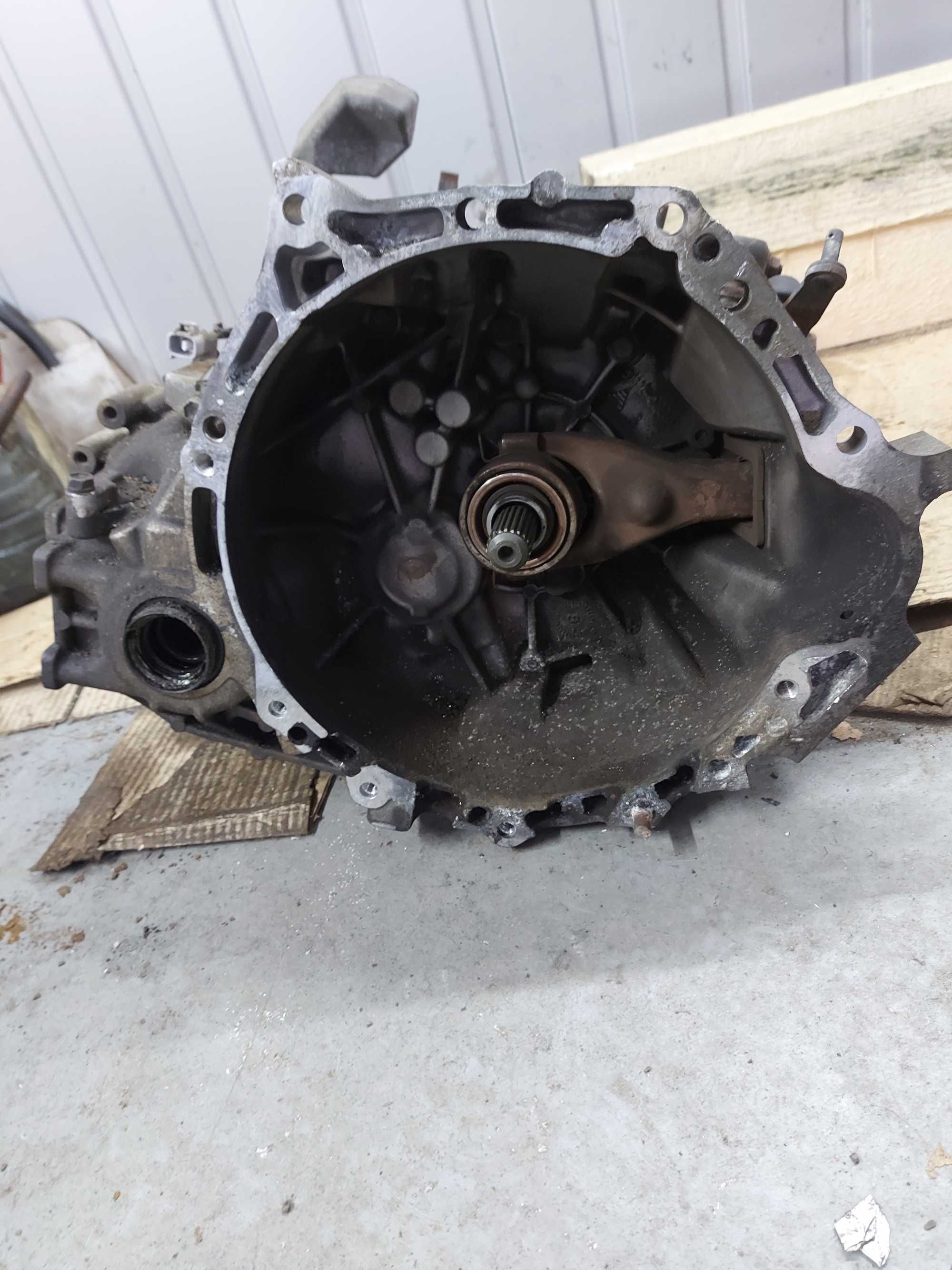 КПП  Toyota Auris 1.4 D4D
