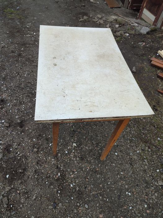 Стол на кухню/ кухонный