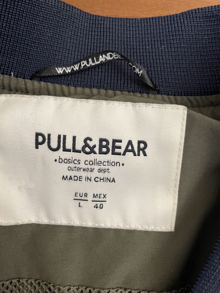 Ветровка мужская Pull Bear.