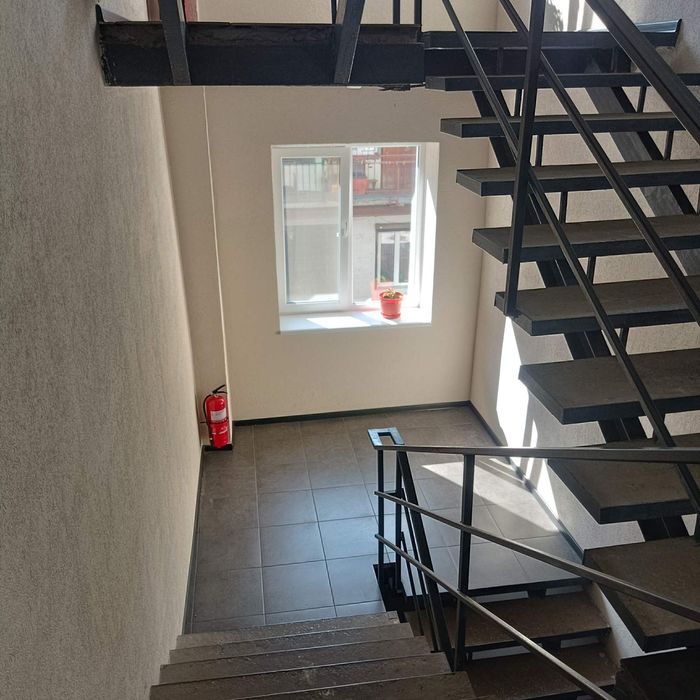 Нові кімнати з кухнею та санвузлом поруч вокзал, шпиталь. Від власника